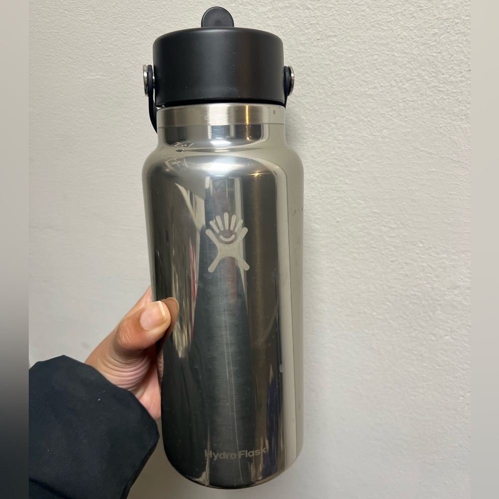 Mirrored Chrome 32 ounce Hydroflask